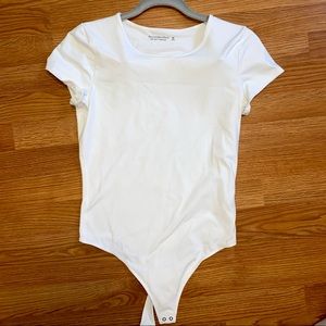Abercrombie White Short Sleeve Bodysuit (Medium)